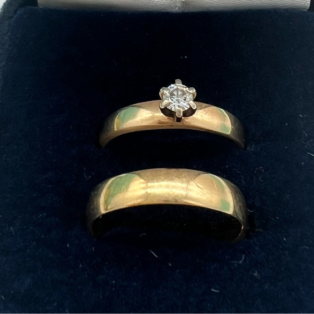 Elegant Gold and Diamond Women's Ring Set